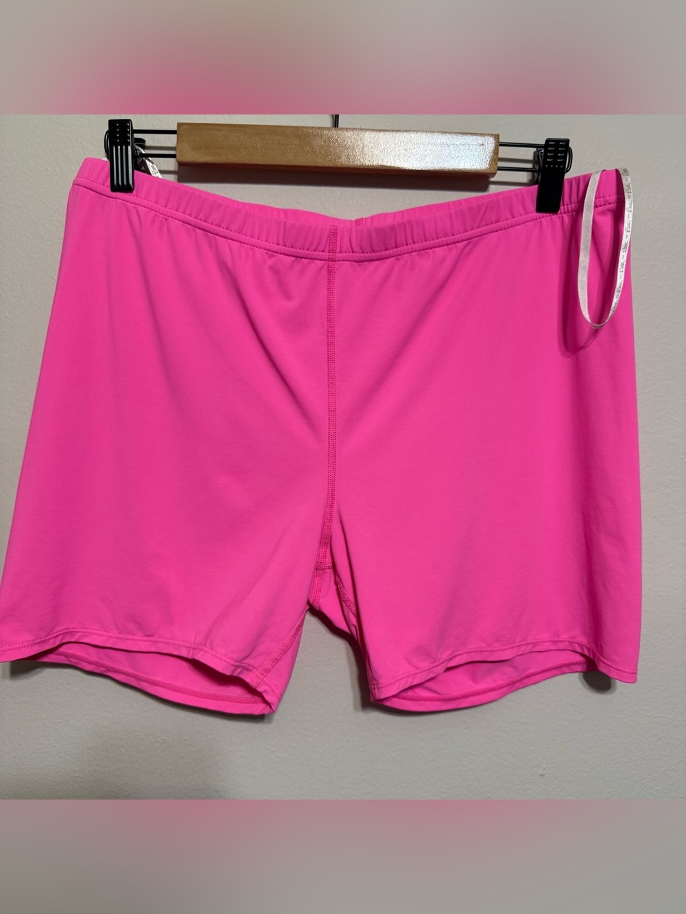 Lilly Pulitzer Luxletic Women’s Shorts Hot Pink XL EUC